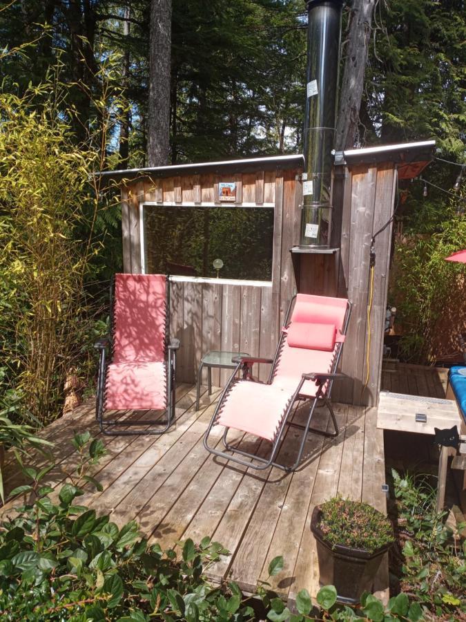 Forest Sweet Retreat Hot Tub & Wood Fired Sauna Ucluelet Eksteriør billede