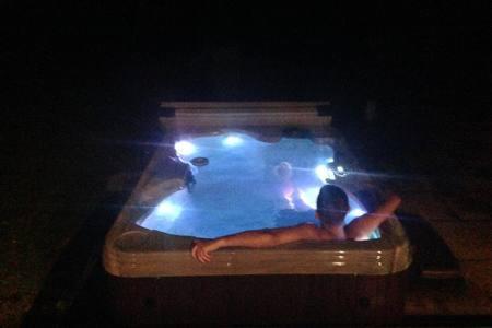 Forest Sweet Retreat Hot Tub & Wood Fired Sauna Ucluelet Eksteriør billede